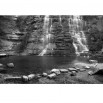 Fototapeta wodospad skały czarno biała