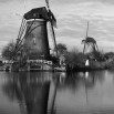 Fototapeta Holandia Wiatraki w kolorze czarno białym