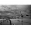 Fototapeta most Vasco da Gama w kolorze czarno białym