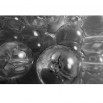 Fototapeta bursztynowe kule w kolorze czarno białym