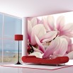 Fototapeta magnoliowa etiuda do salonu z dużym oknem