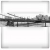 Fototapeta różowy most Grunwaldzki w klorze czarno białym